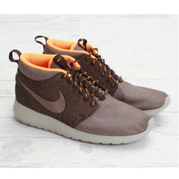Nike Other - Nike Roshe Mid Run QS (London)